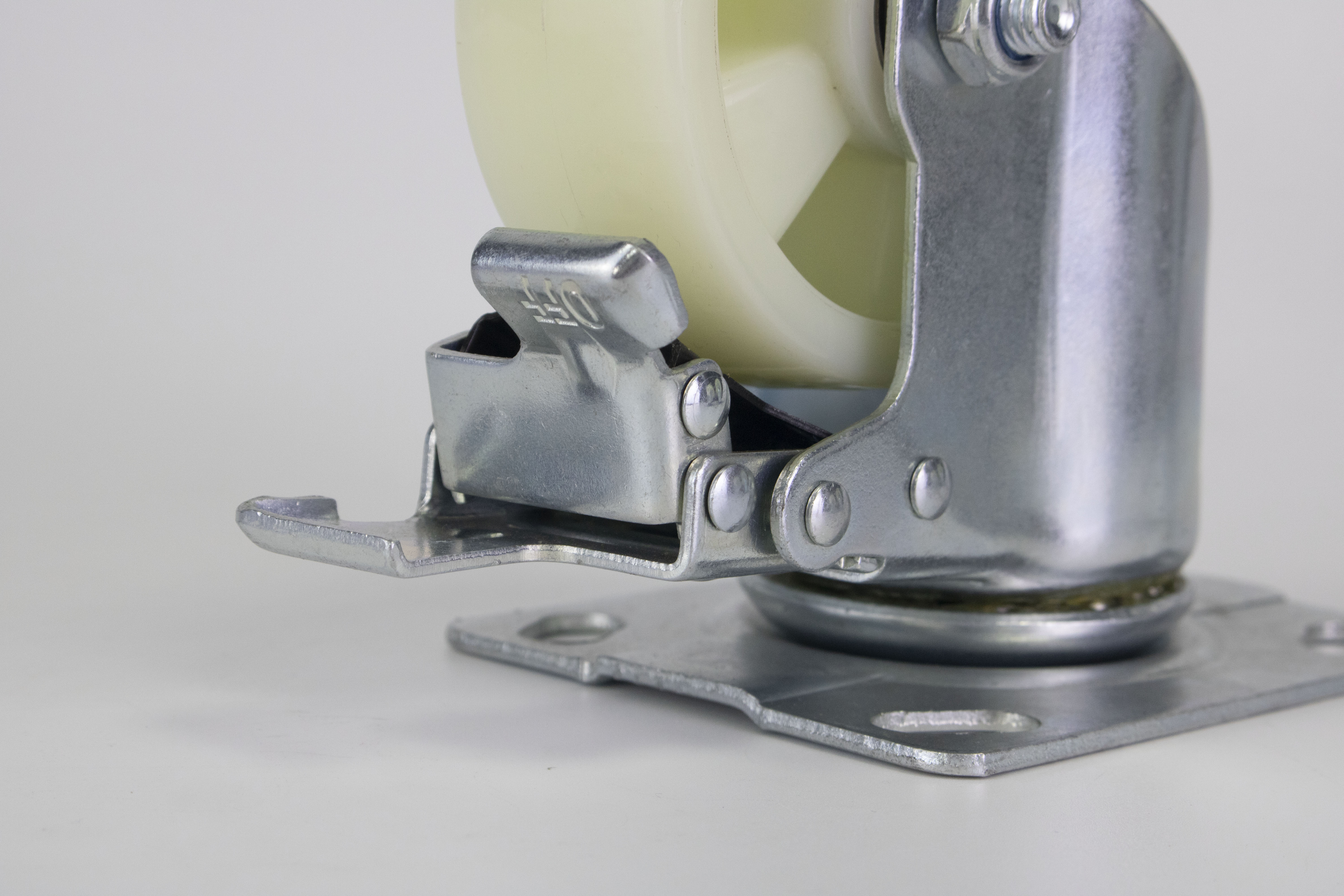Bánh xe Pleyma PP - Xoay Khóa - 4Inch