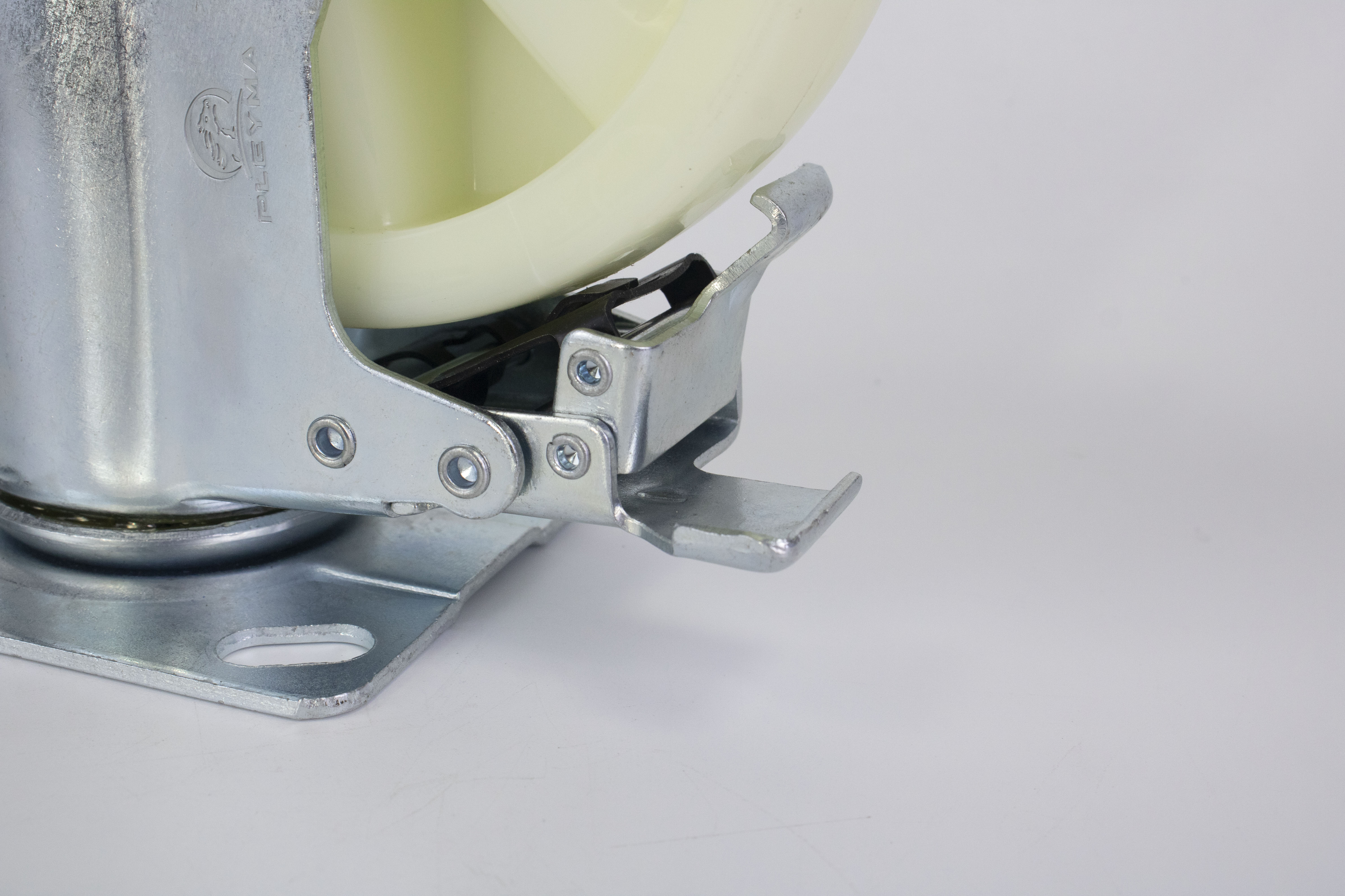 Bánh xe Pleyma PP - Xoay Khóa - 6Inch